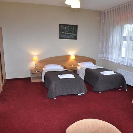 Osrodek Szkoleniowo - Wypoczynkowy Guzianka Hotell Ruciane-Nida Eksteriør bilde