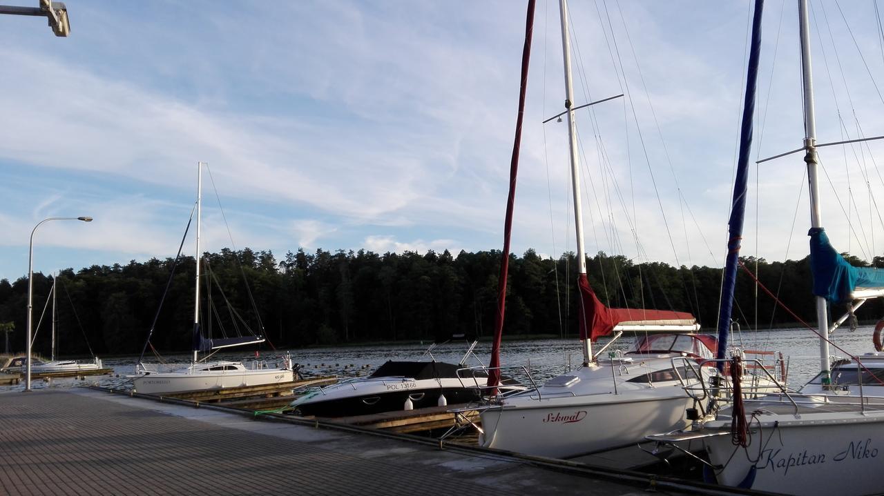 Osrodek Szkoleniowo - Wypoczynkowy Guzianka Hotell Ruciane-Nida Eksteriør bilde