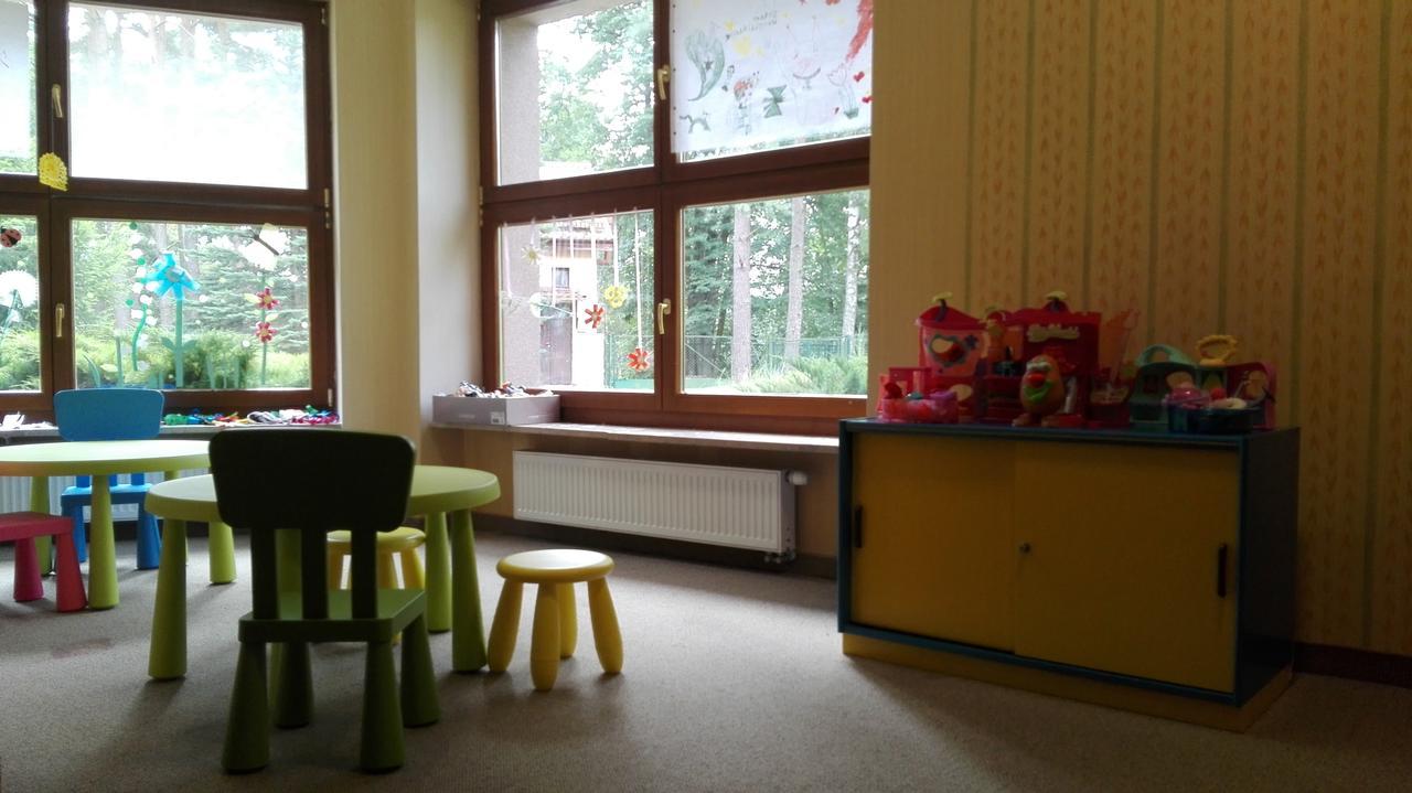Osrodek Szkoleniowo - Wypoczynkowy Guzianka Hotell Ruciane-Nida Eksteriør bilde
