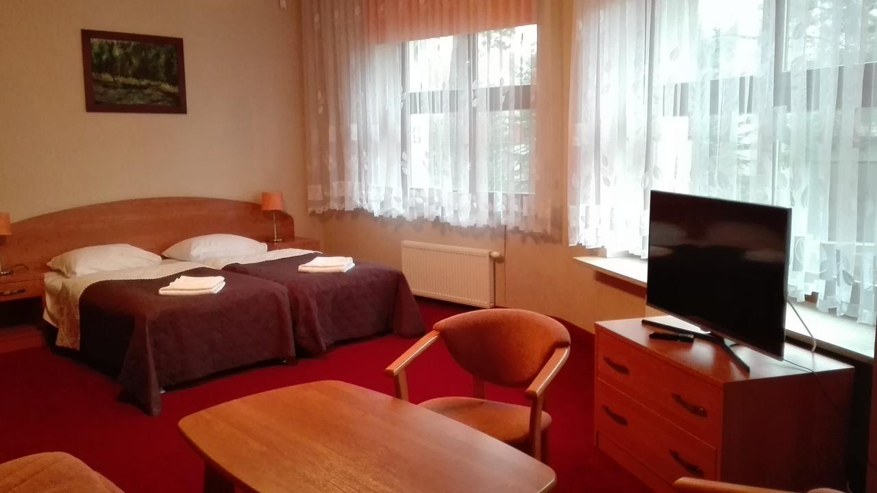 Osrodek Szkoleniowo - Wypoczynkowy Guzianka Hotell Ruciane-Nida Eksteriør bilde