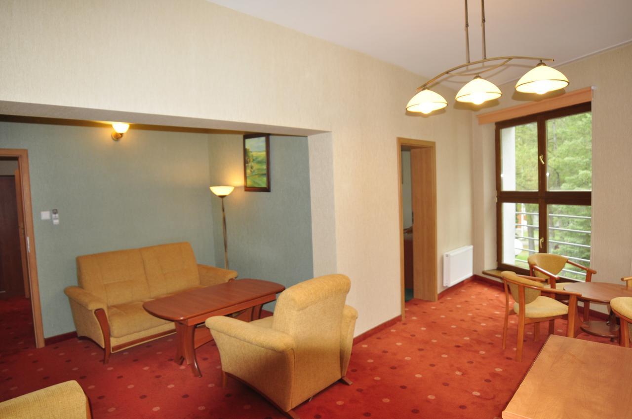 Osrodek Szkoleniowo - Wypoczynkowy Guzianka Hotell Ruciane-Nida Eksteriør bilde