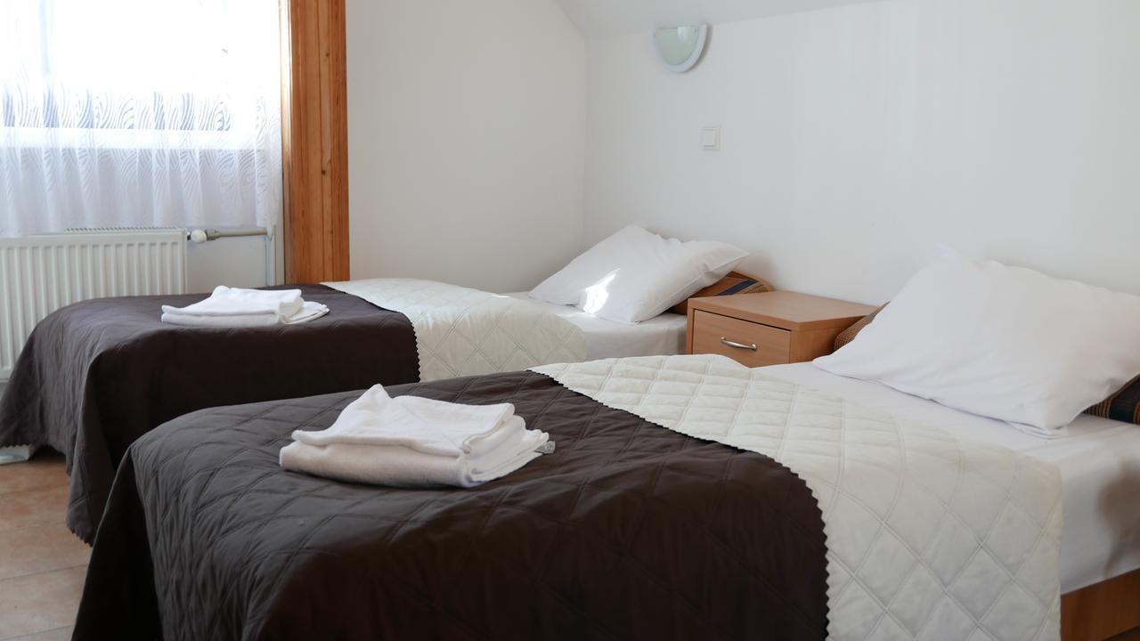 Osrodek Szkoleniowo - Wypoczynkowy Guzianka Hotell Ruciane-Nida Eksteriør bilde