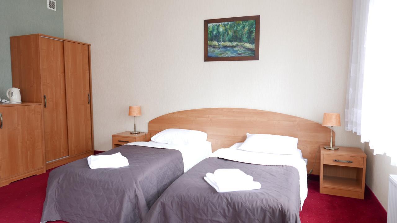 Osrodek Szkoleniowo - Wypoczynkowy Guzianka Hotell Ruciane-Nida Eksteriør bilde